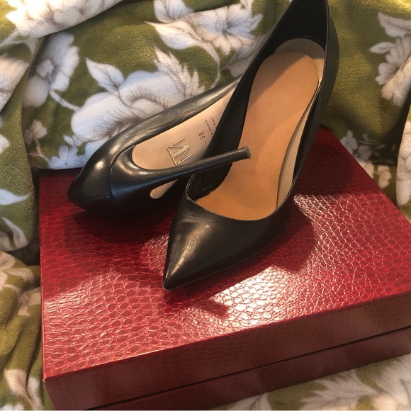 Black Tamara Mellon Pumps - Picture 2 of 2